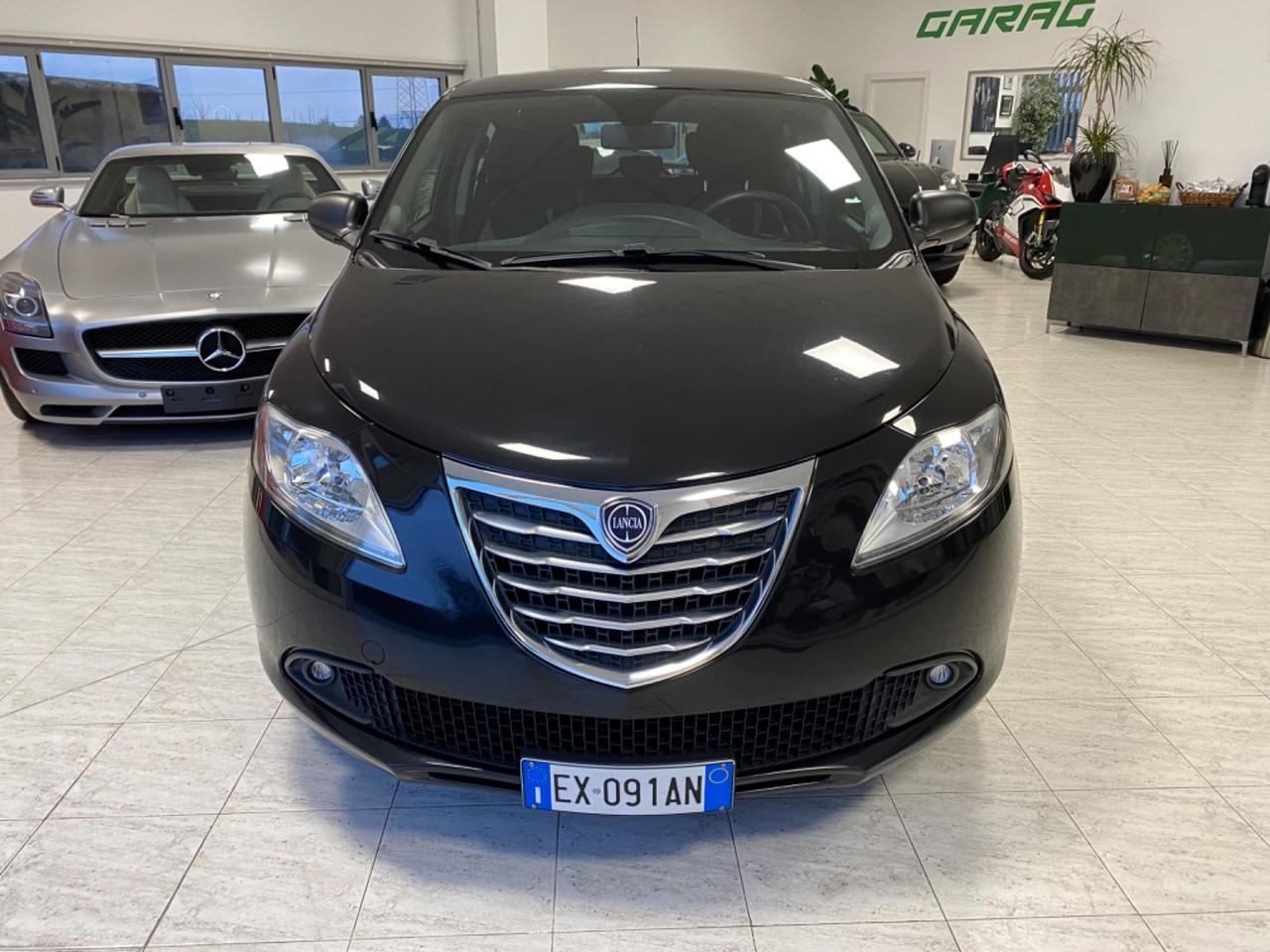 Lancia Ypsilon 1.2 69 CV 5 porte Silver