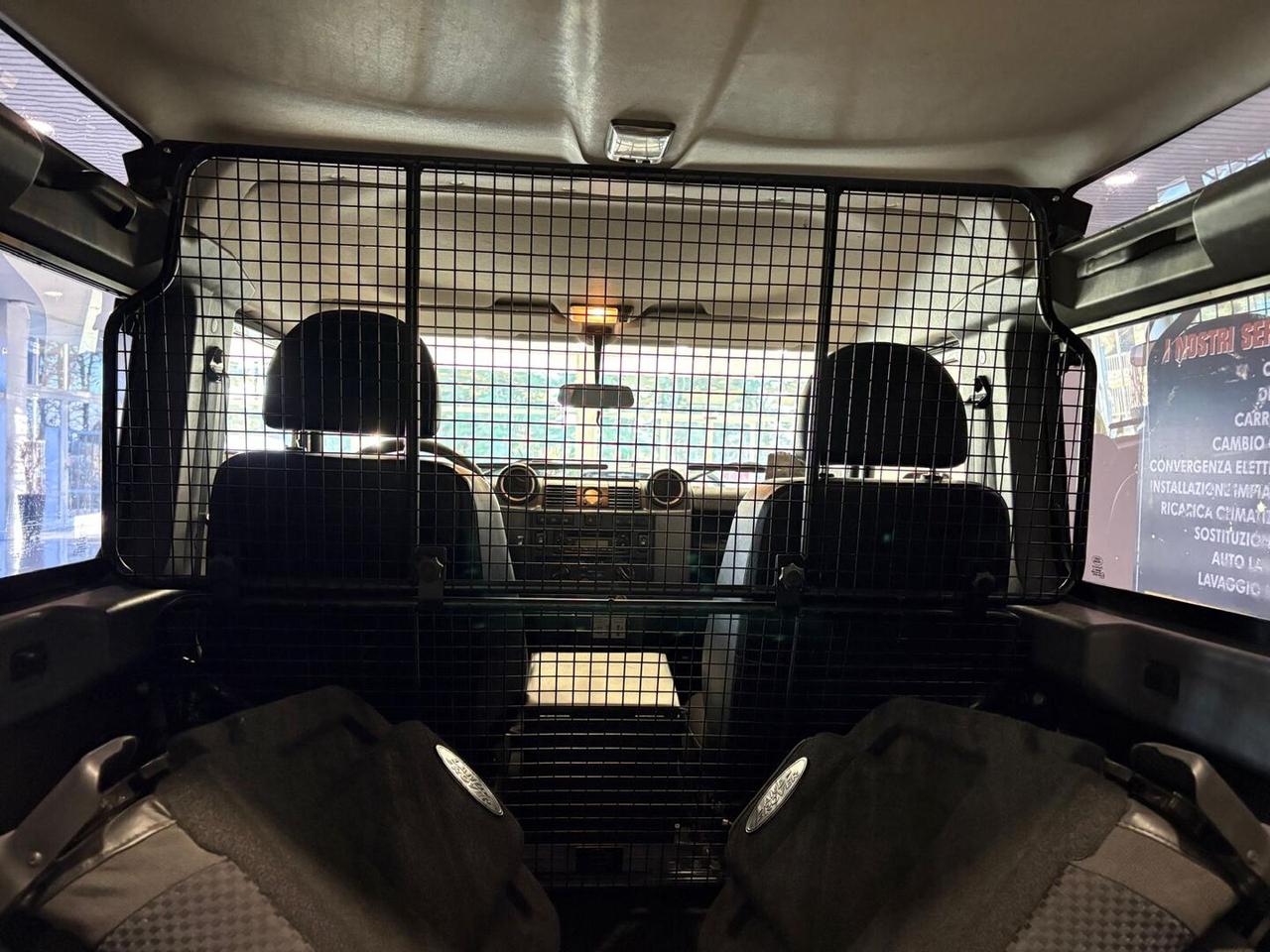 Land Rover Defender VI 2007 90 Defender 90 2.4 td E