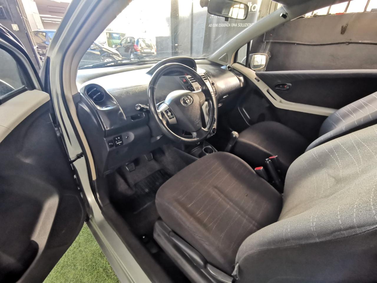 Toyota Yaris 1.0 3 porte Sol KM78800 GARANZIA 12 MESI