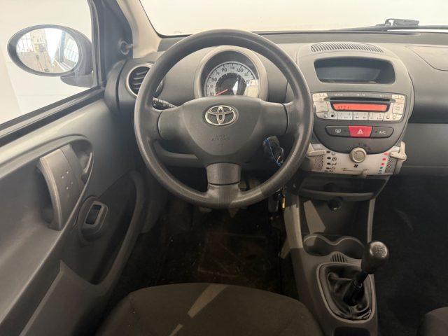 TOYOTA Aygo 1.0 12V VVT-i 5 porte Now Red Edition