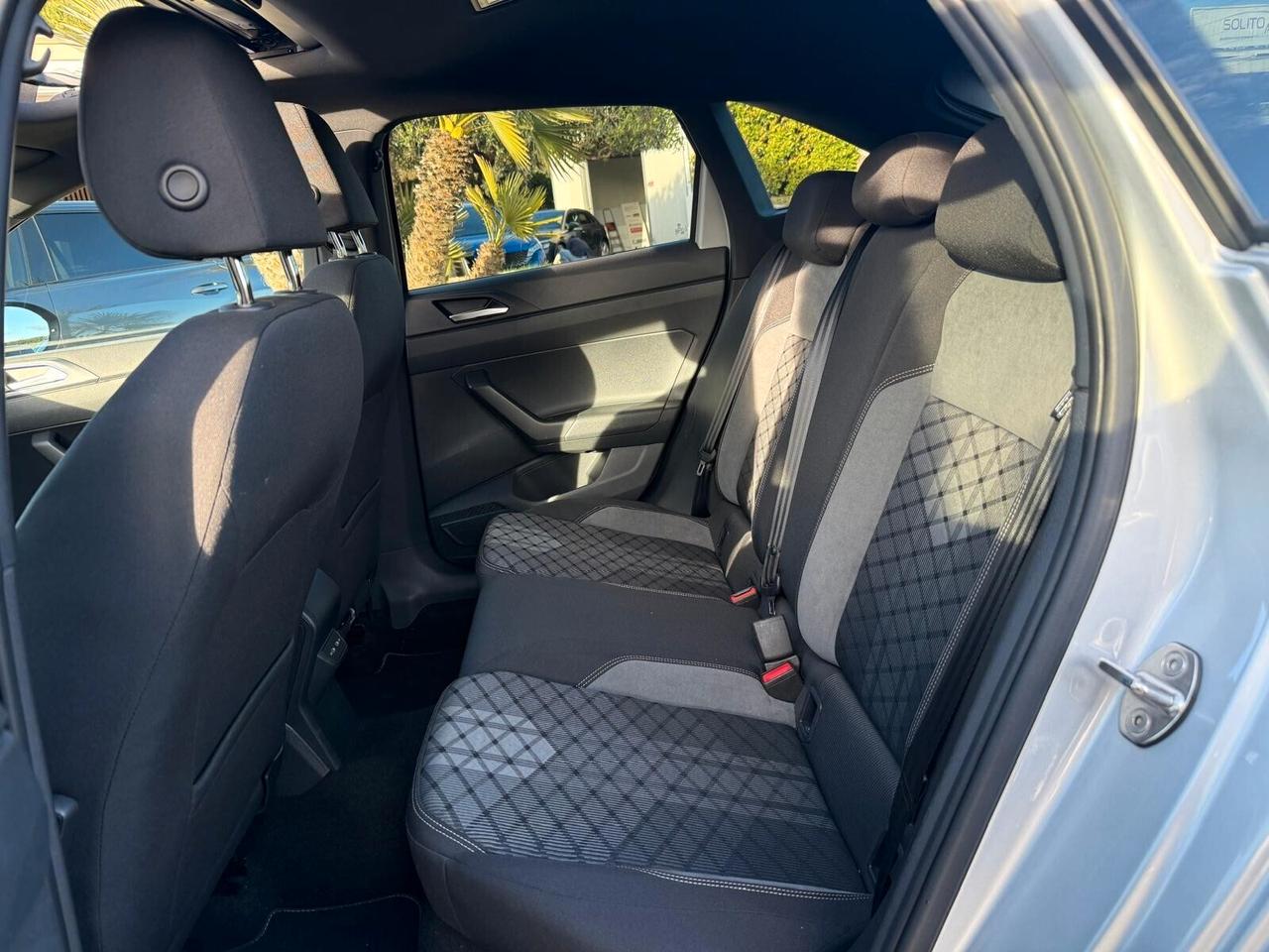 Volkswagen Taigo 1.0 TSI 110 CV R-Line x2 + Tetto