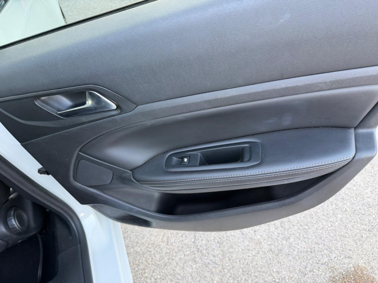 Peugeot 308 1.6 e-HDi 115 CV Stop&Start Active