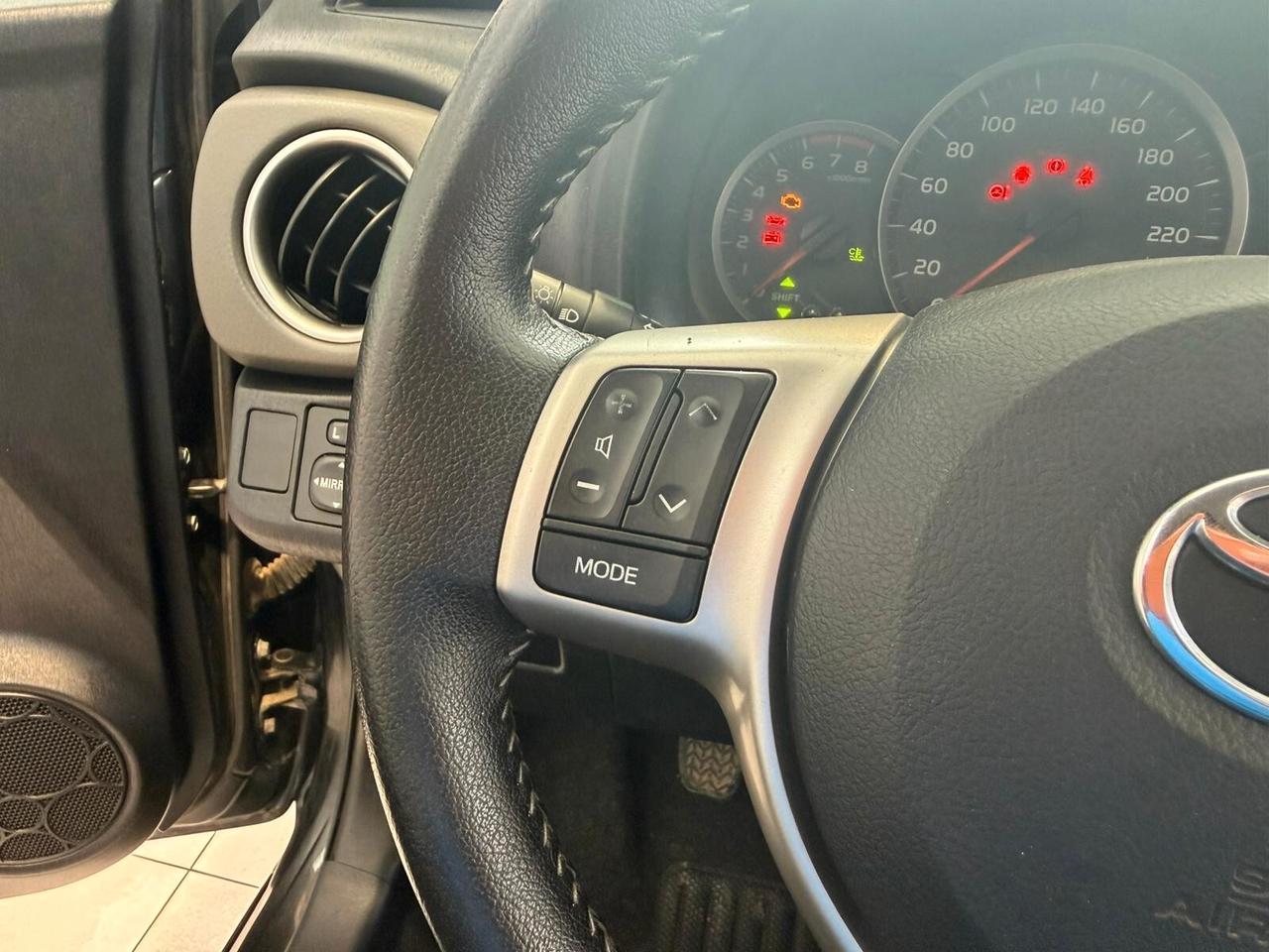 Toyota Yaris 1.0 5 porte Lounge