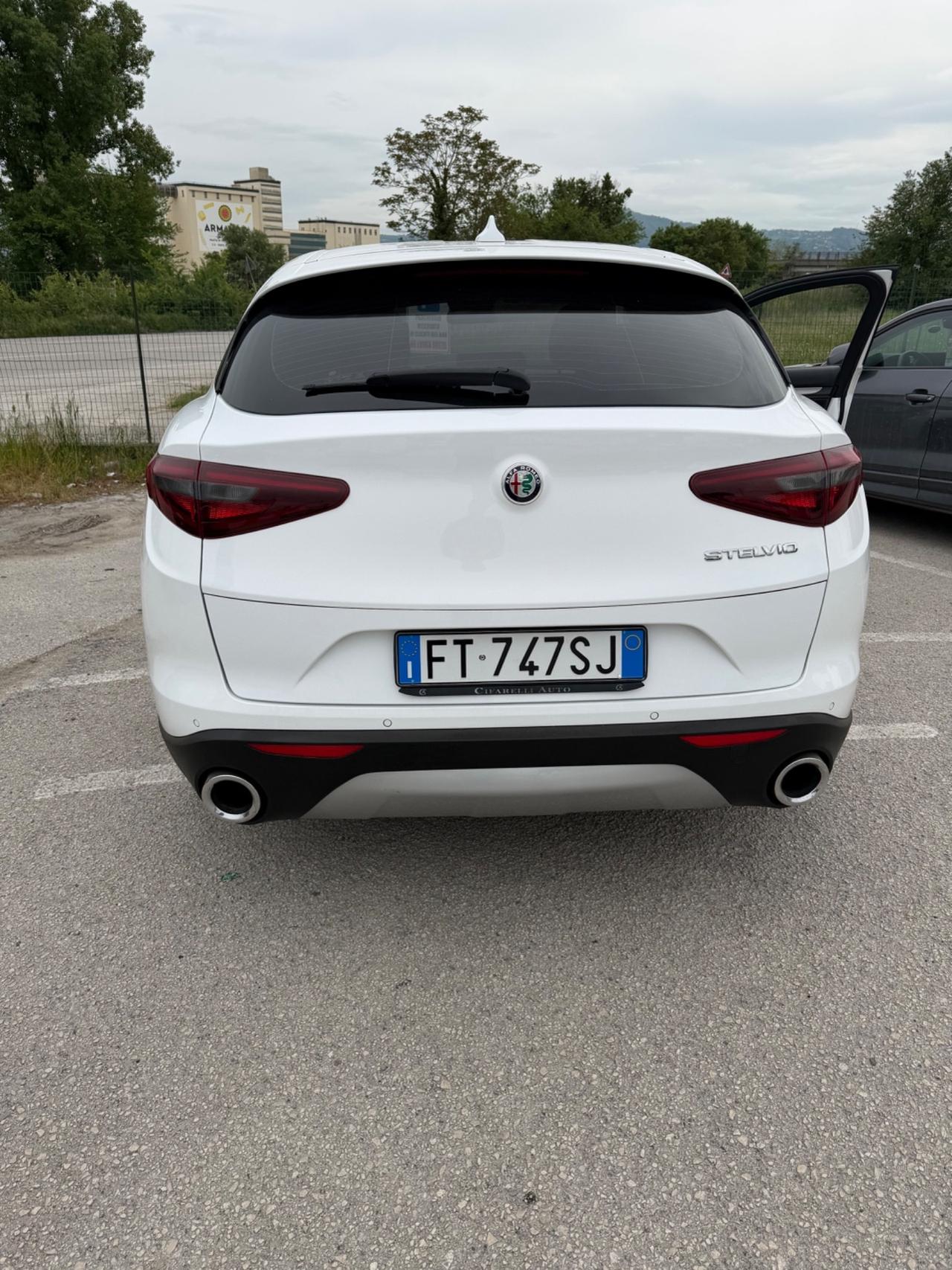 Alfa Romeo Stelvio 2.2 Turbodiesel 160 CV AT8 RWD Sport-Tech