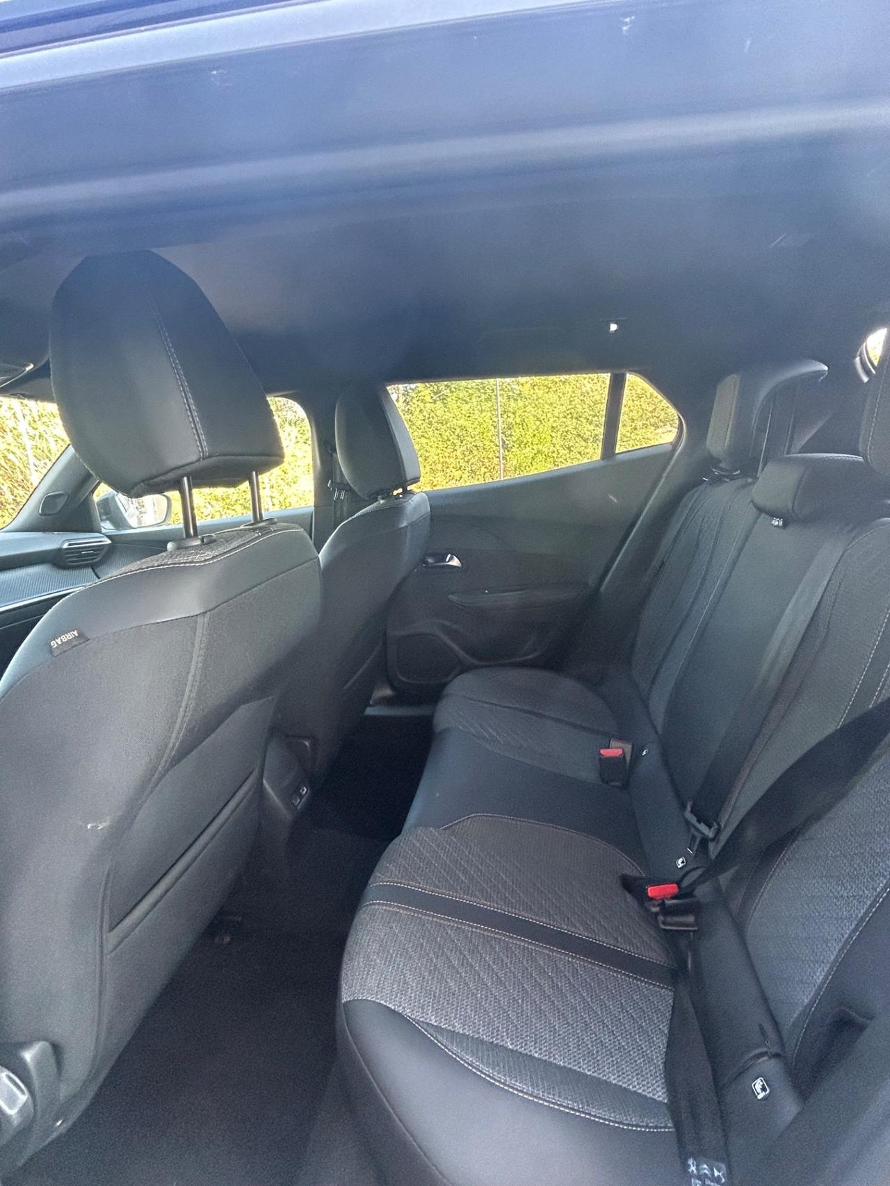 Peugeot 2008 Hybrid 145 e-DCS6 Allure