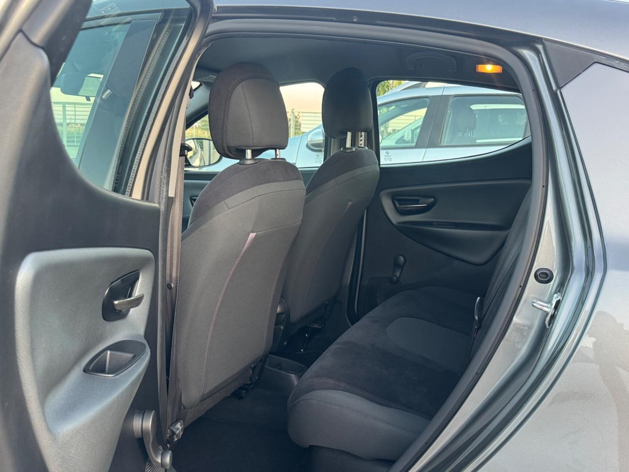 Lancia Ypsilon 1.2 69 CV 5 porte GPL Ecochic 30th Anniversary