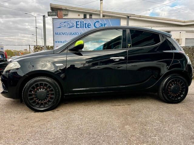 Lancia Ypsilon BLACK 1.2 69cv " SENSORI DI PARCHEGGIO/BLUETOOTH/.