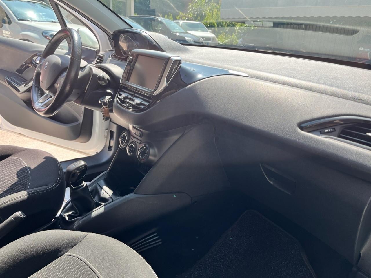 Peugeot 208 PureTech 82 5p. GPL Active