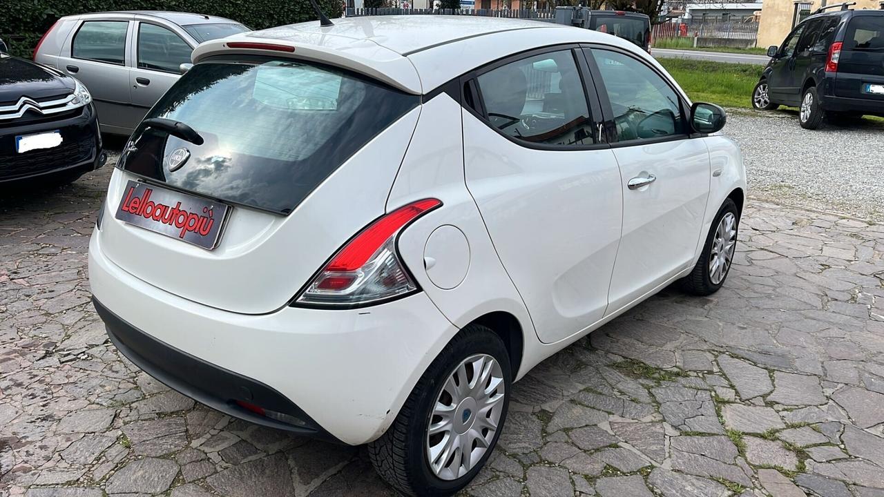 Lancia Ypsilon 1.2 69 CV 5 porte S&S Platinum