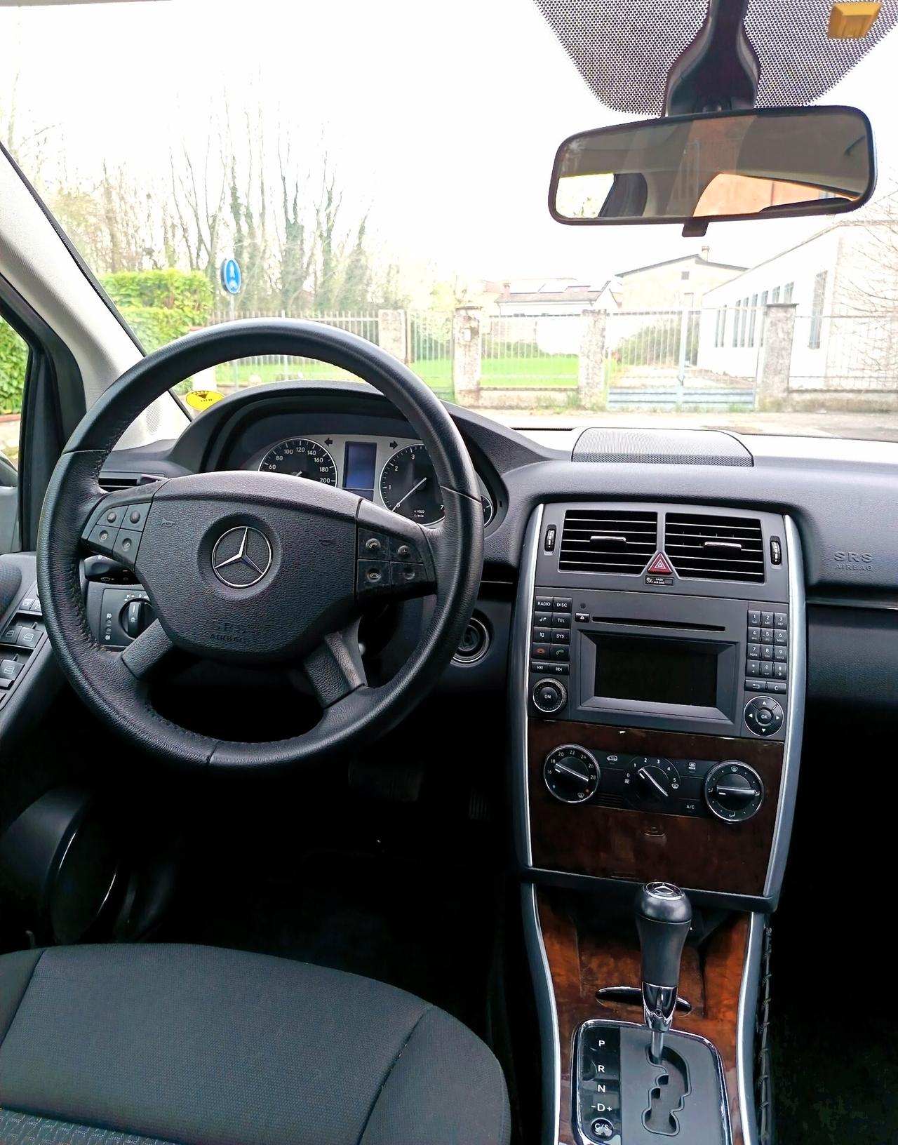 Mercedes-benz B 180 NGT BlueEFFICIENCY Premium