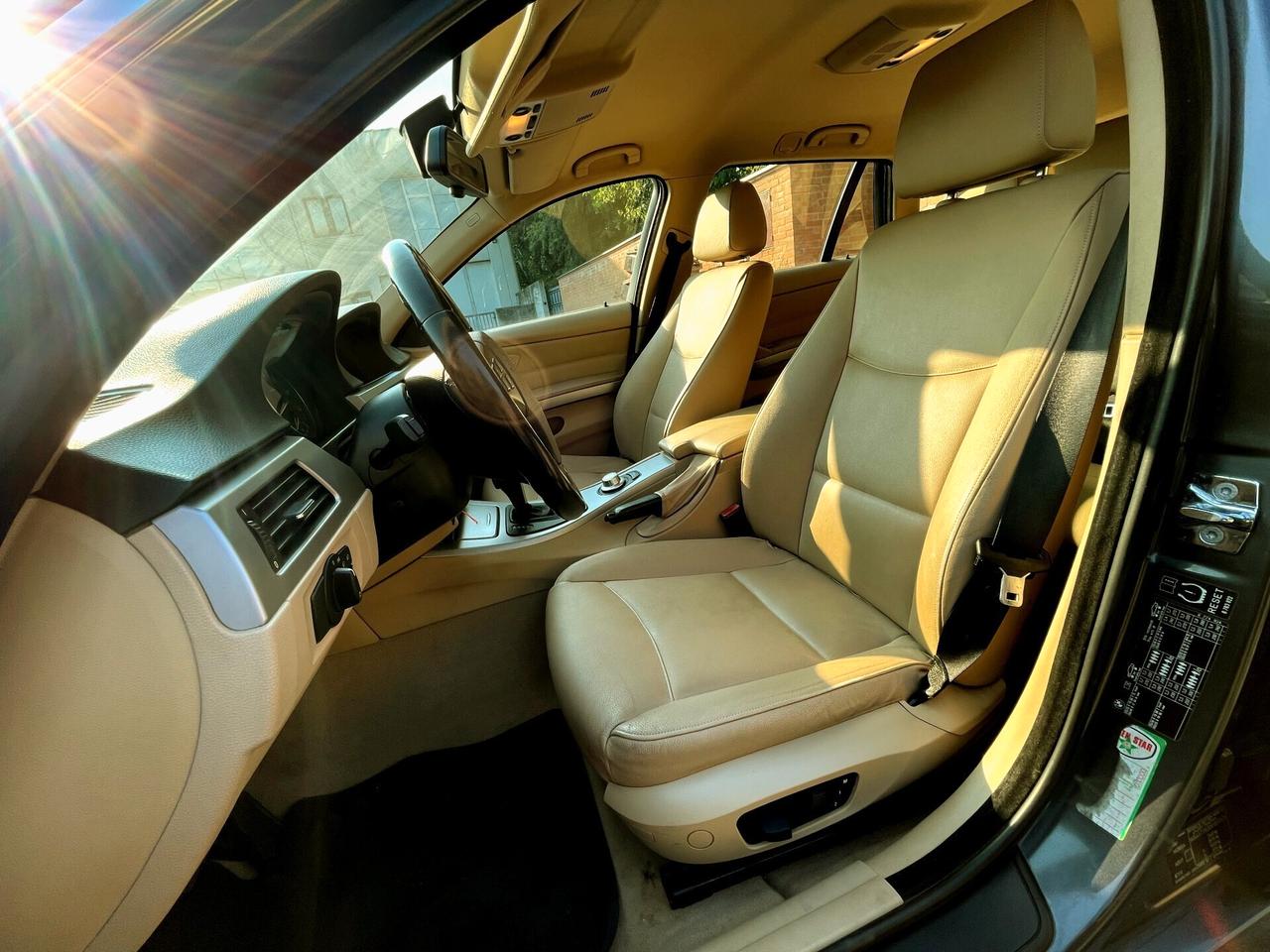 BMW 325 Xi(benz)-137000km-P.Beige,Navi,4x4-2006