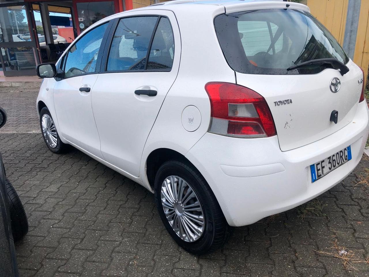 Toyota Yaris 1.0 5 porte UNICO PROPRIETARIO GARANZIA 24 MESI RINNOVABILE FINO A 36 MESI