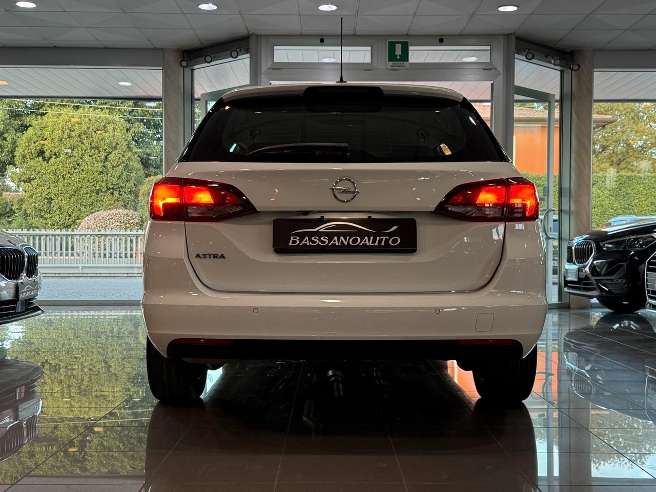 Opel Astra Sports Tourer 1.5 cdti Business Elegance