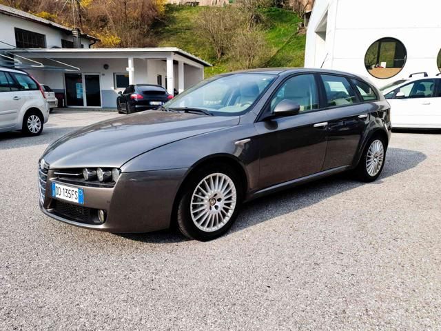 ALFA ROMEO 159 2.4 JTDm 20V Sportwagon Distinctive