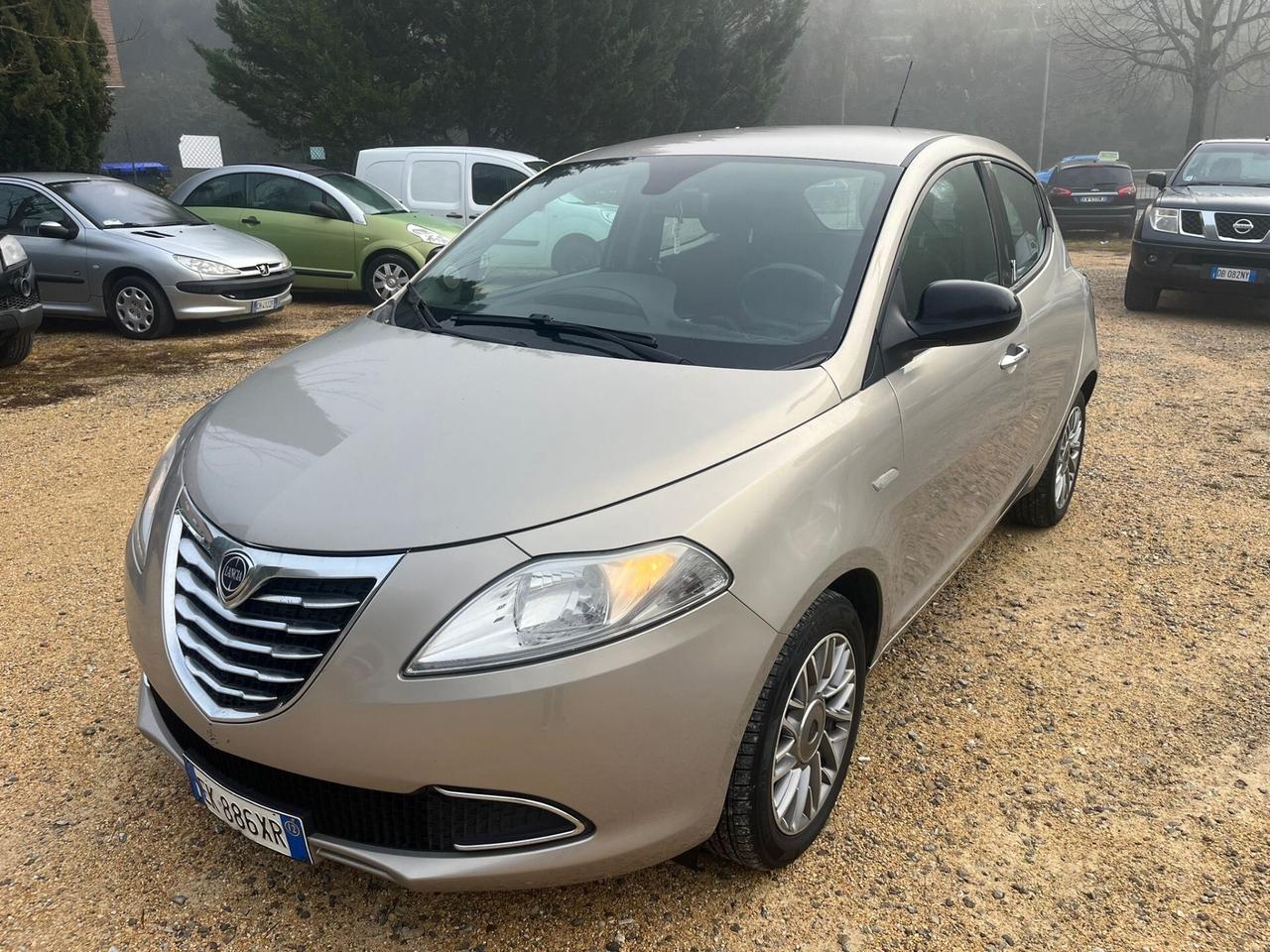 Lancia Ypsilon 1.3 Diesel - Neopatentati