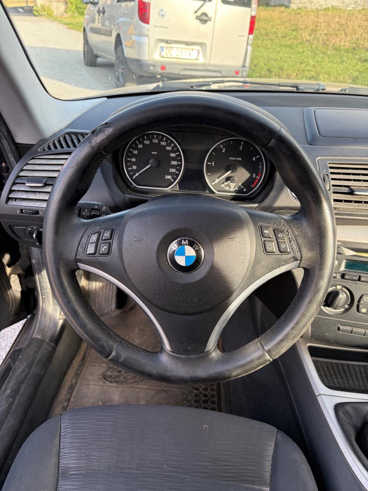 Bmw 116 116d 3p. Joy