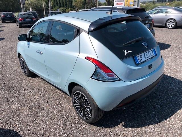 Lancia Ypsilon 1.0 FireFly 5 porte S&S Hybrid Alberta Ferretti