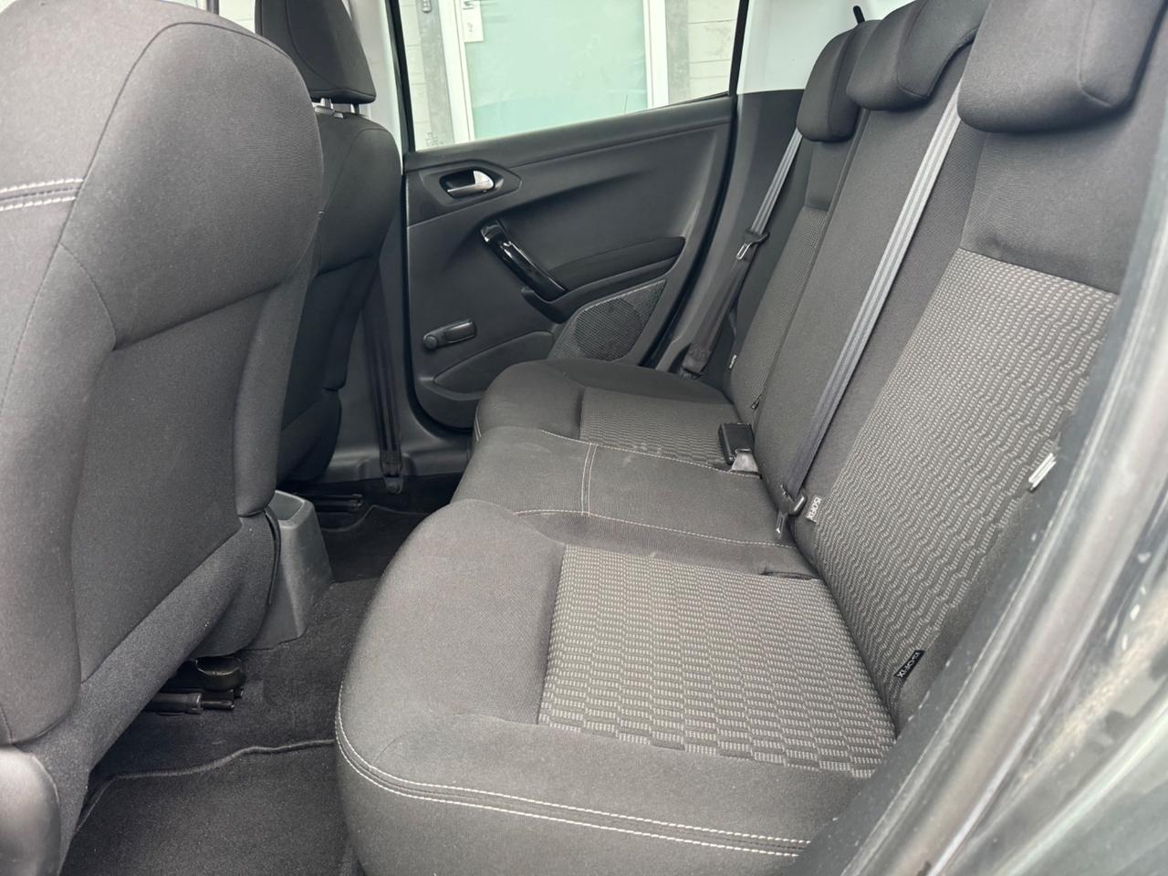 Peugeot 208 PureTech 82 3 porte Allure