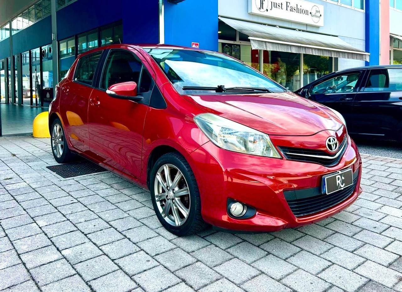 Toyota Yaris 1.3 benzina Neopatentati