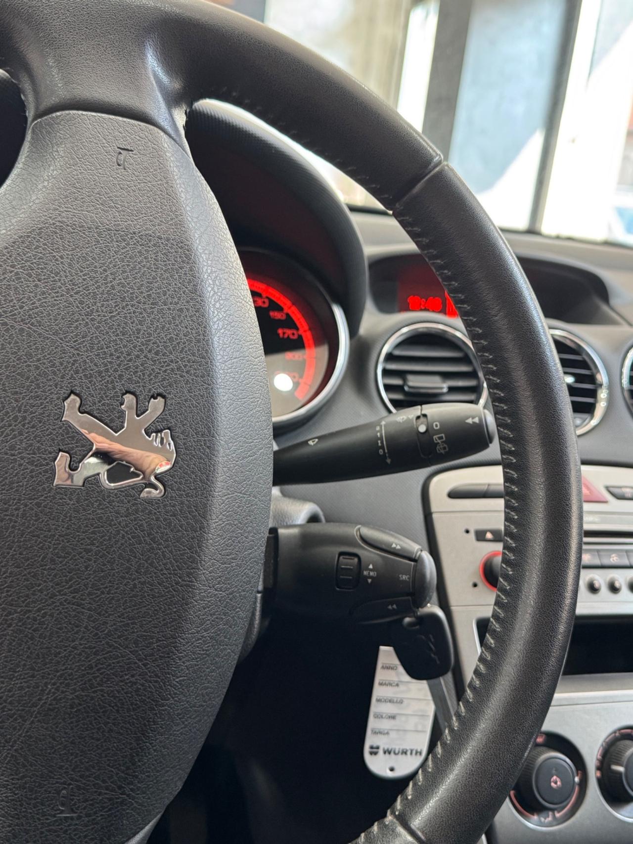 Peugeot 308 1.6 HDi 90CV 5p. Tecno