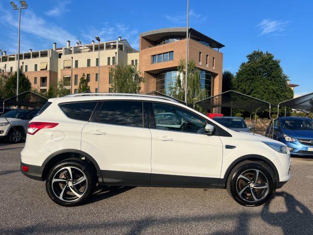 FORD Kuga 2.0 TDCI 150 CV S&S 4WD Powershift Titanium