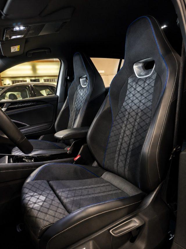 VOLKSWAGEN Tiguan R-Line DSG 2.0 TDI 150 CV Alcantara Aziendale