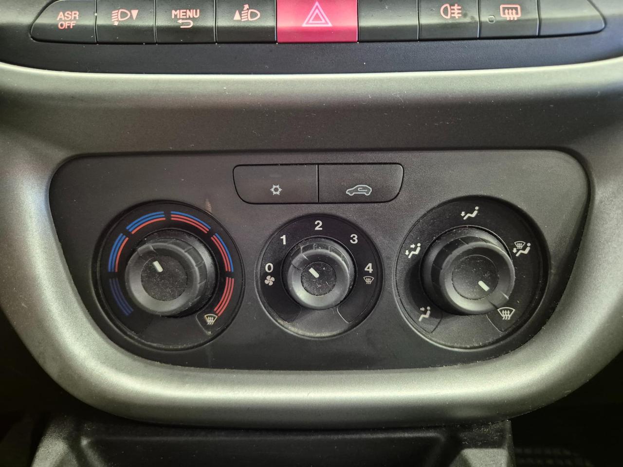 Fiat Doblo 1.4 16v Pop 95cv -NEOPATENTATI - UNIPROPRIETARIO - Sens. Park.