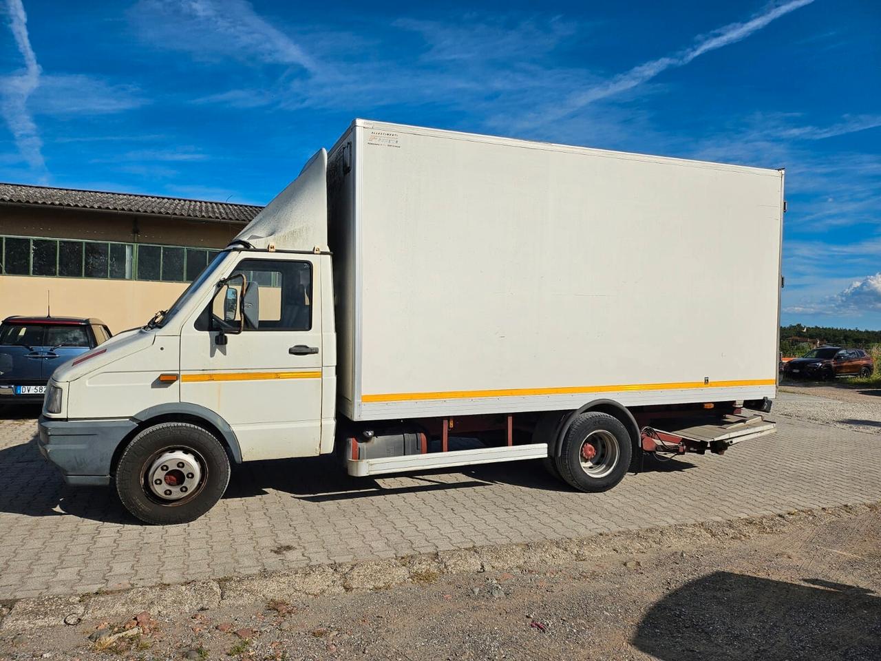 Iveco Daily SPONDA CARICATRICE CENTINA FIORI PATENTE C