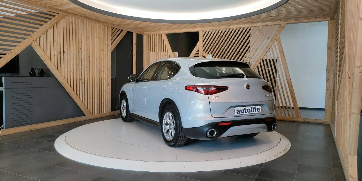 Alfa Romeo Stelvio 2.2 t Business Q4 190cv auto