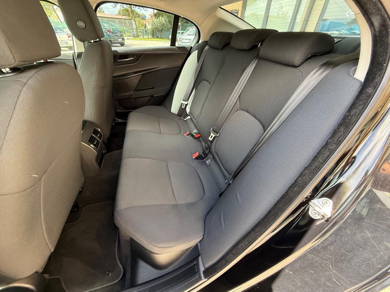 Jaguar XE 2.0 D Turbo aut. Pure