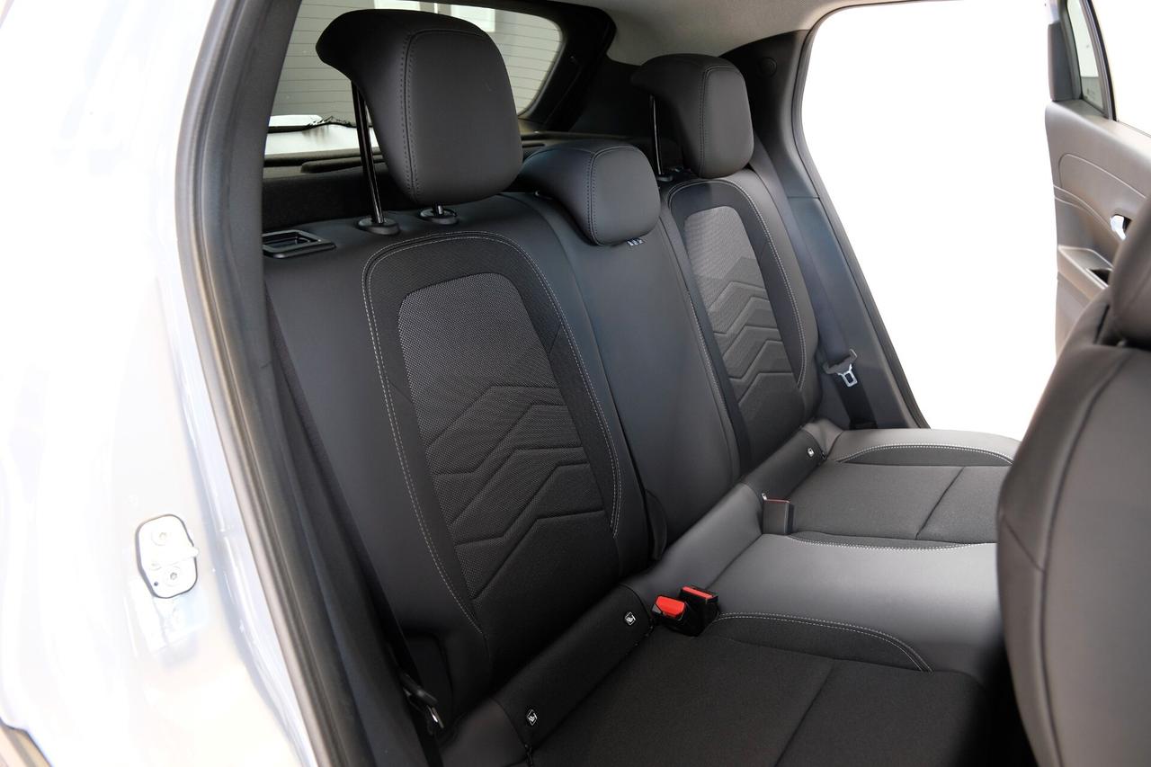 Jeep Avenger 1.2 110 CV MHEV Summit+LED AMBIENT