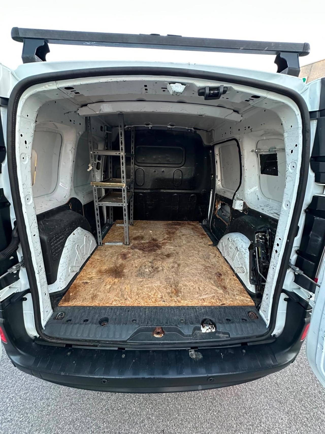 Renault kango tre posti euro 6