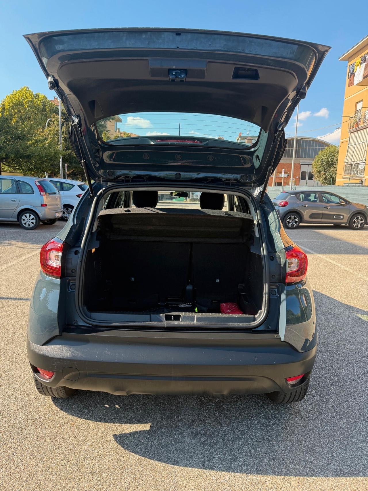 Renault Captur 1.5 dci - AUT. - NEOP. - NAV. - 12 MESI DI GAR. -