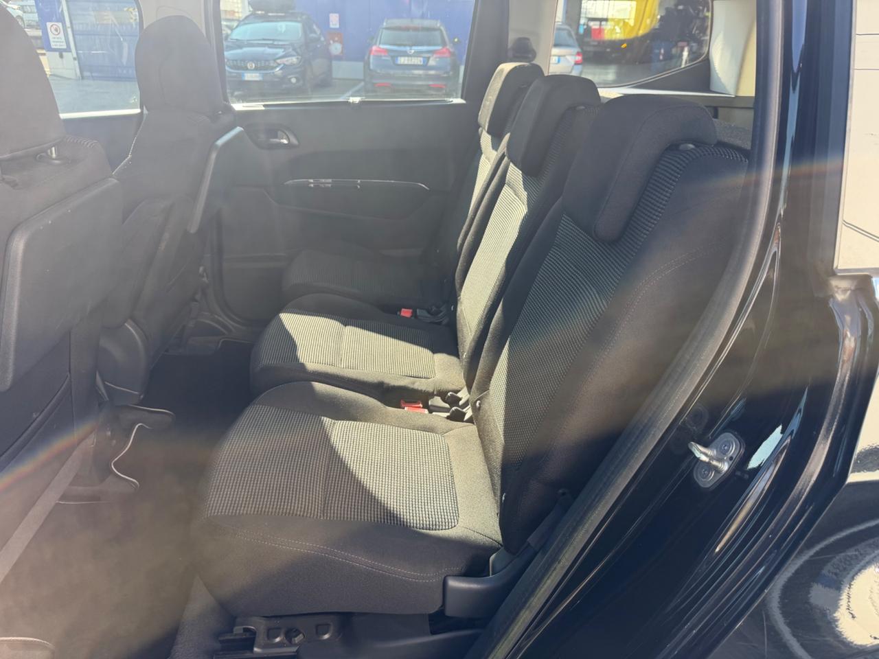 Peugeot 5008 1.6 VTi 120CV Family