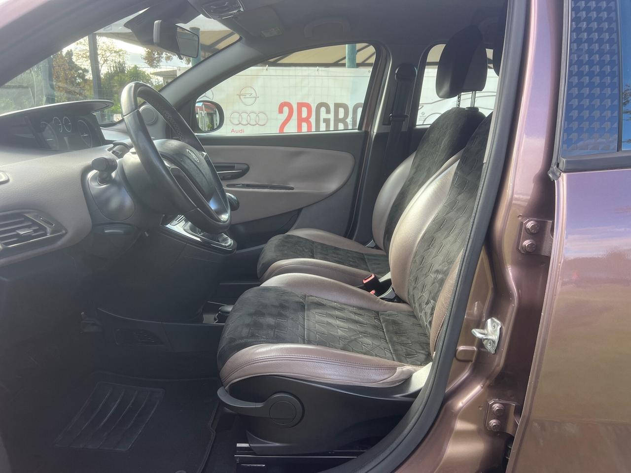 Lancia Ypsilon 1.2 69CV GPL Platinum-2015"UNIPRO"