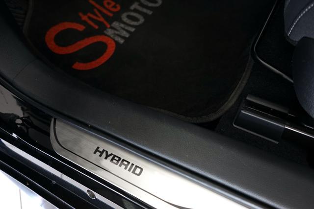 TOYOTA Corolla 1.8 Hybrid Business