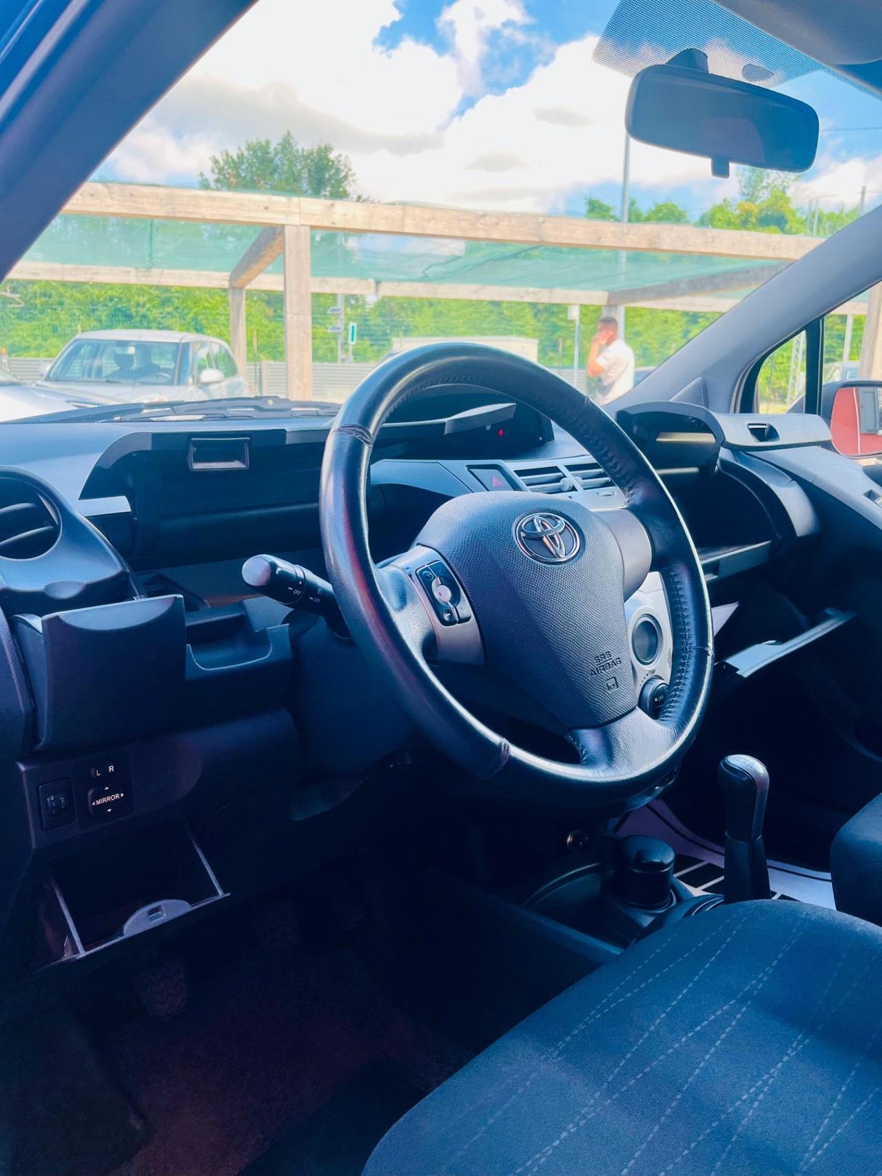 Toyota Yaris 1.0 5 porte Sol