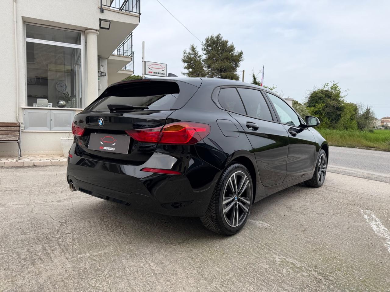 Bmw 118i 5p. Sport F40