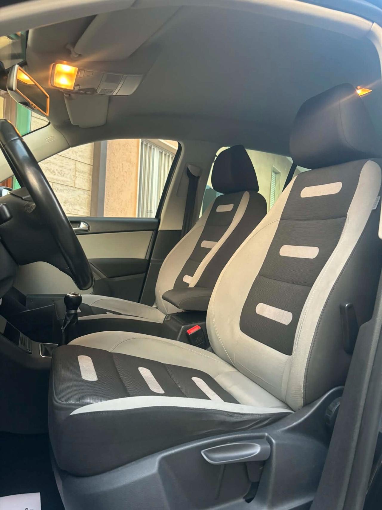 Volkswagen Tiguan 2.0 16V TDI DPF Sport & Style (18°)