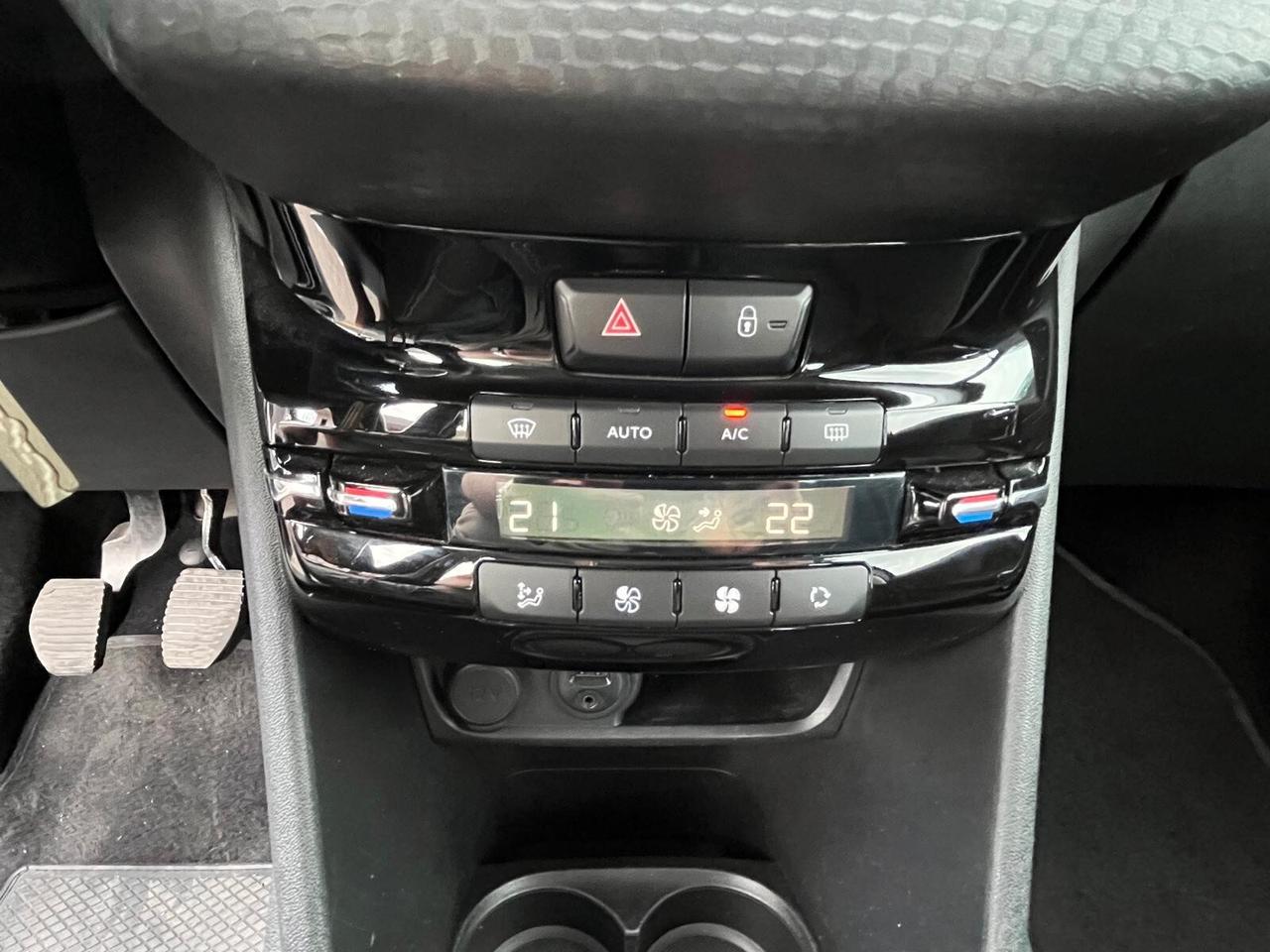 Peugeot 208 PureTech 82 5 porte Allure