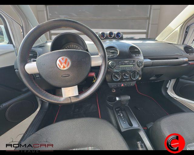 VOLKSWAGEN New Beetle 1.6