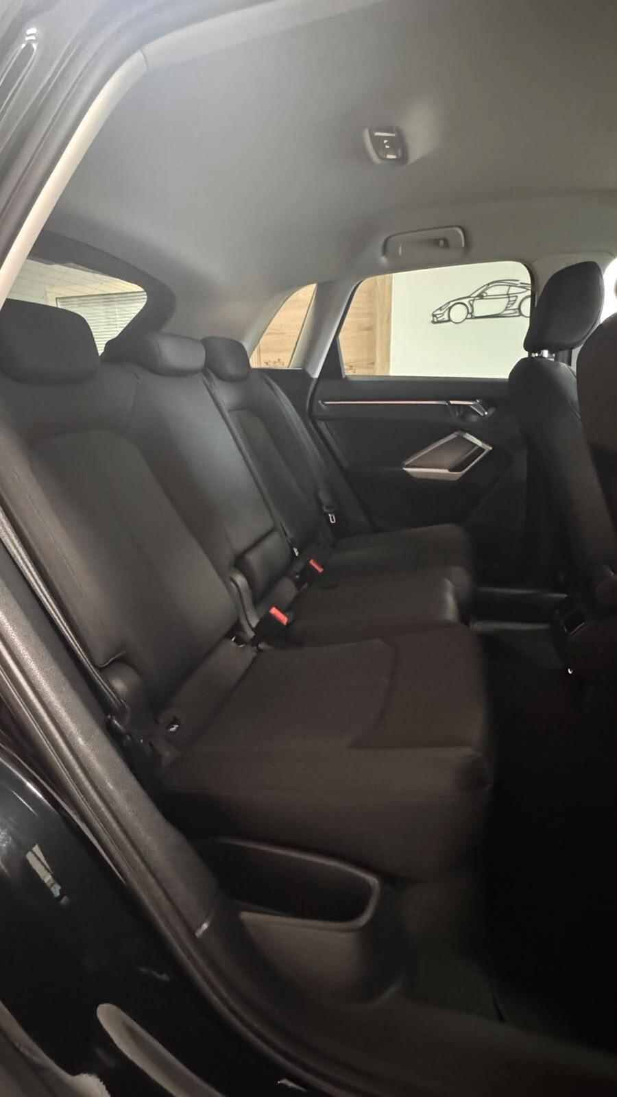 Audi Q3 35 TDI S tronic Business