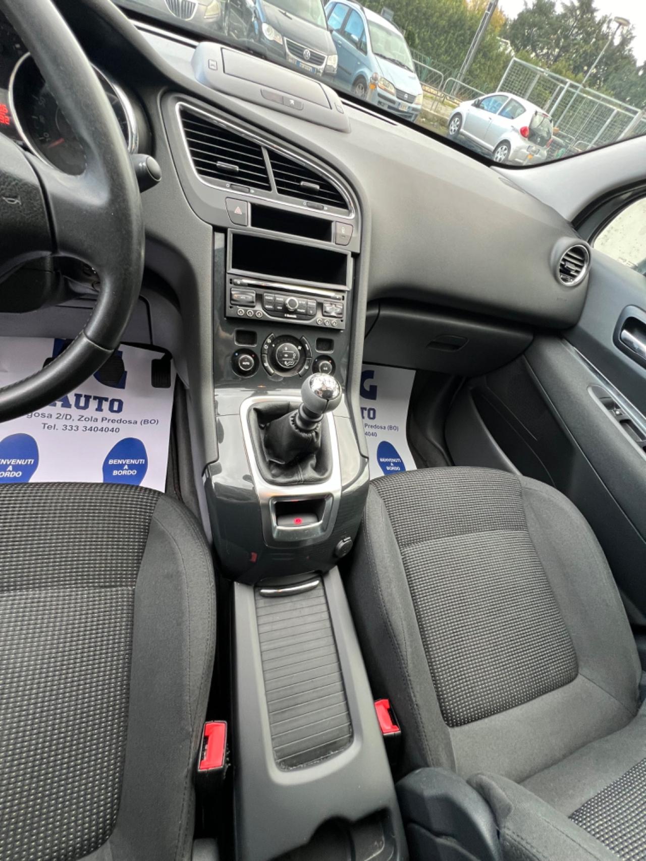 Peugeot 5008 1.6 HDi 115CV Access