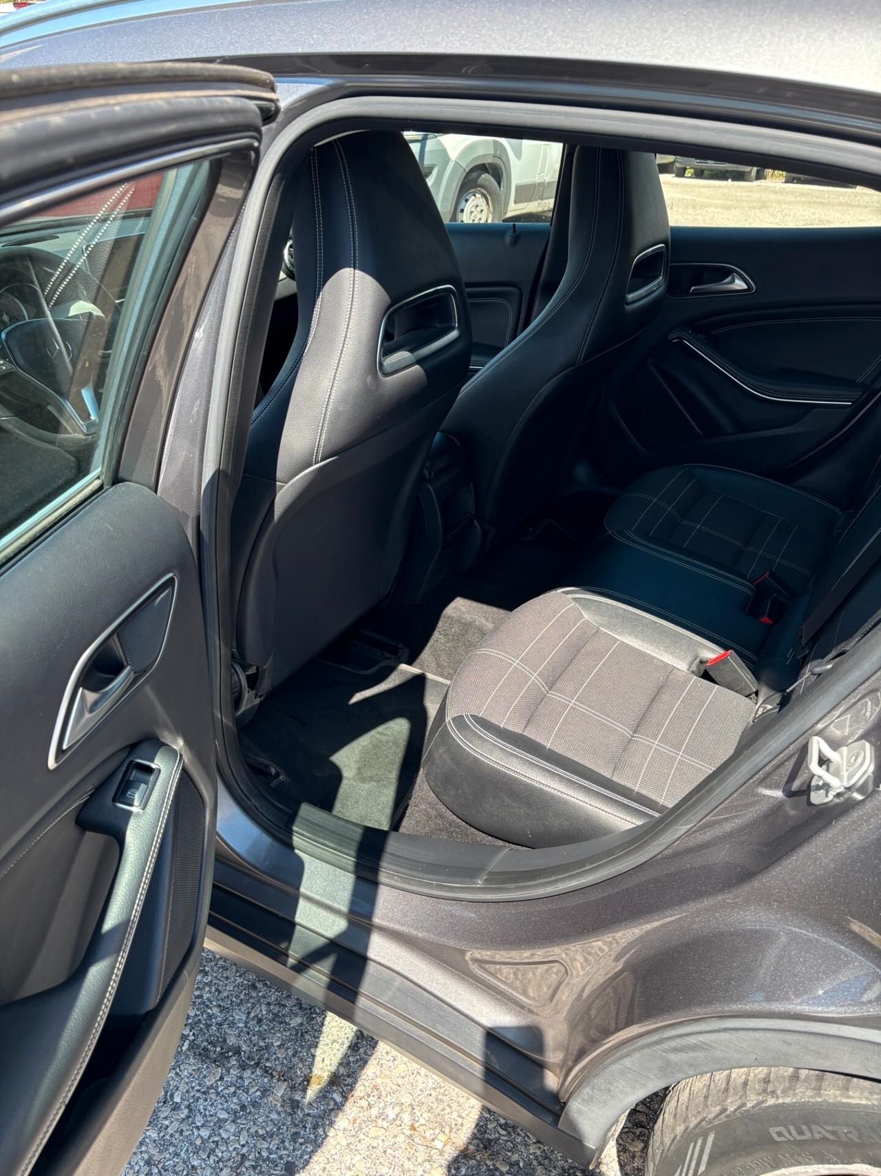 Mercedes-benz GLA 200 d Automatic Premium