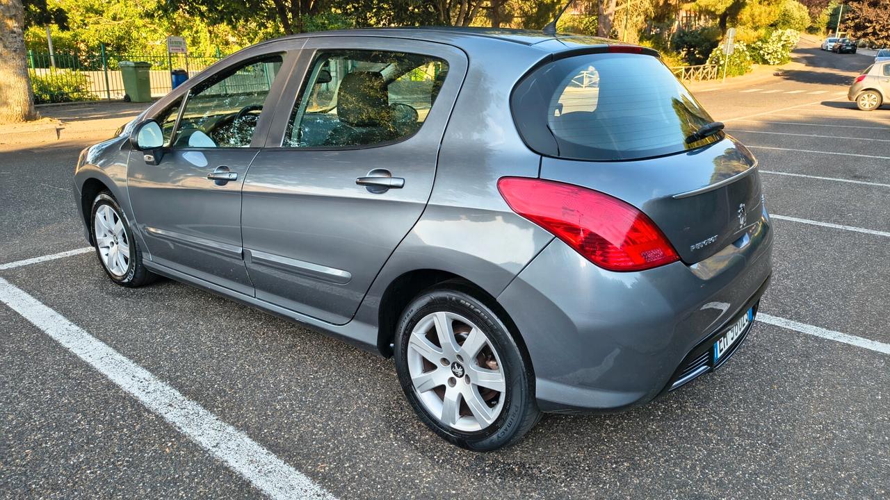 Peugeot 308 1.6 VTi 120CV 5p. Active