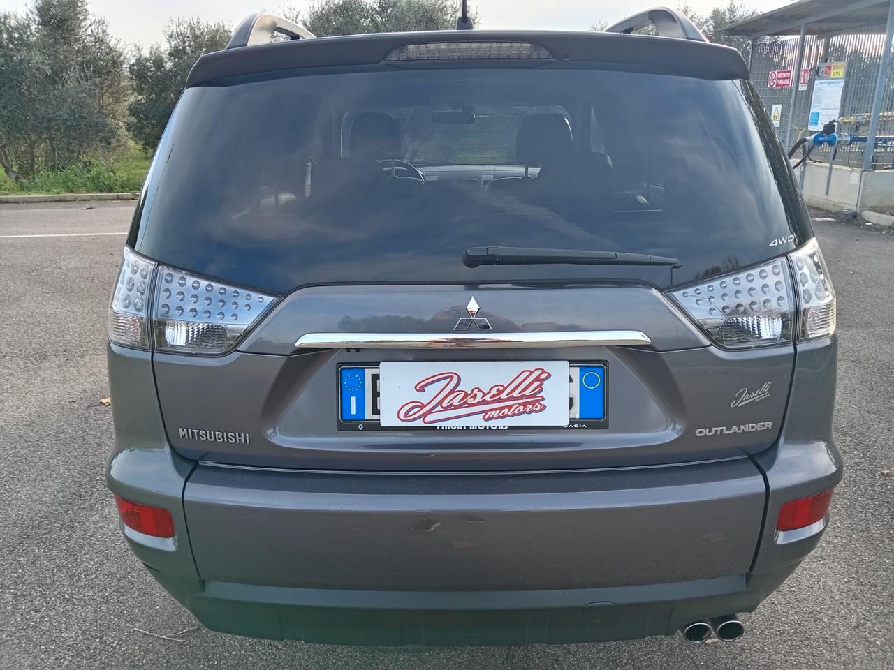 Mitsubishi Outlander 2.2 DI-D TC-SST Instyle DPF 7p TETTO APRIBILE
