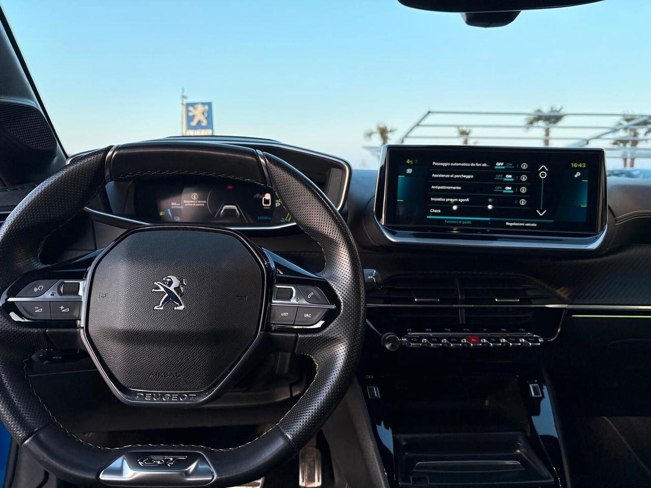 Peugeot 208 GT PACK motore elettrico 136 CV SPOTICAR