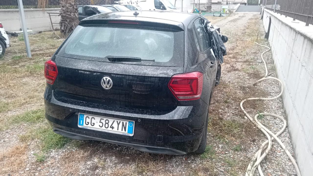 Volkswagen Polo 1.0 TSI 5p. Comfortline SINISTRATA