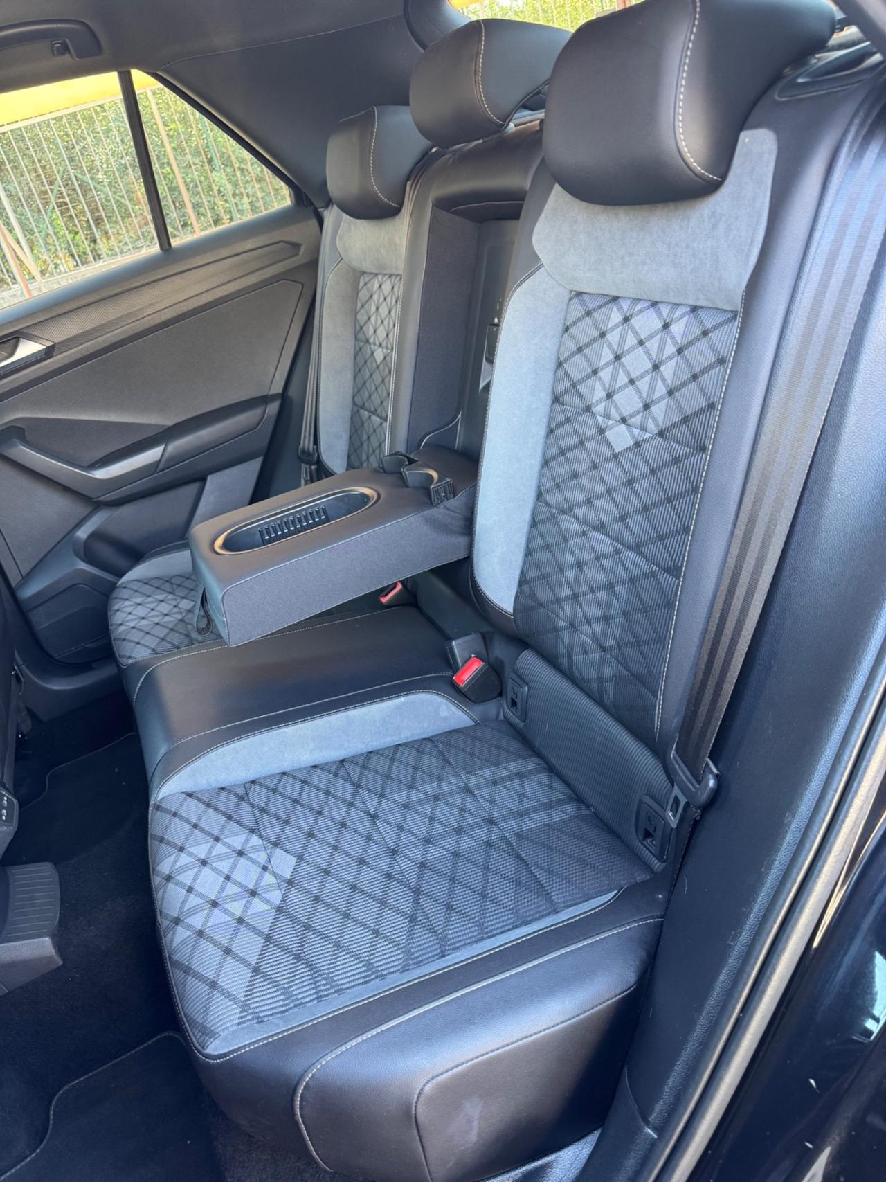 Volkswagen T-Roc 1.0 TSI R-Line 2024