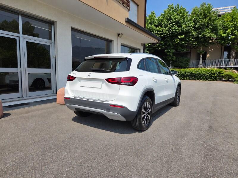 MERCEDES GLA (H247) GLA 250 e hybrid E...